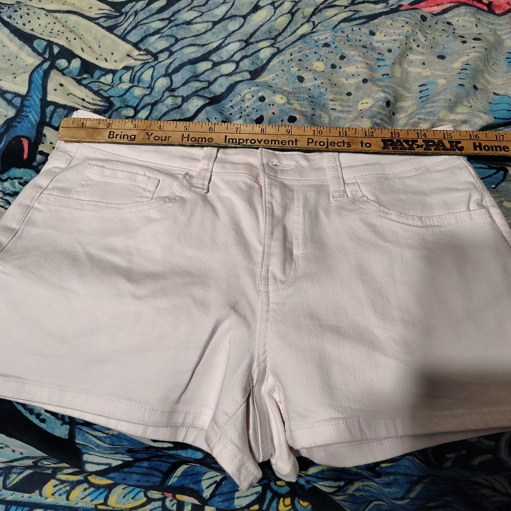 Shortie White Shorts/ SZ 11 30 W/ NWOT/ SO Brand/ Info